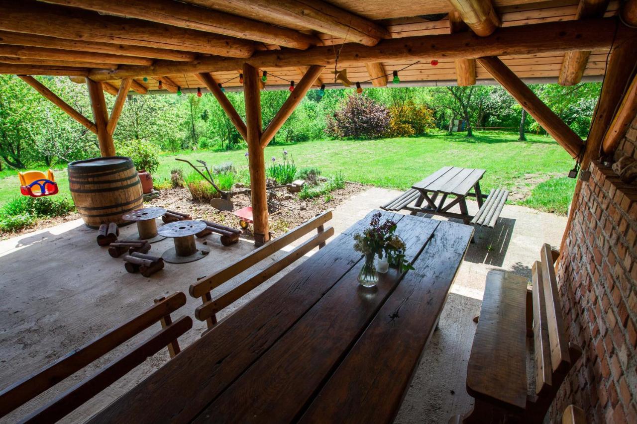 Na Okic - A Private Forest Oasis Sveti Martin pod Okicem Exterior photo