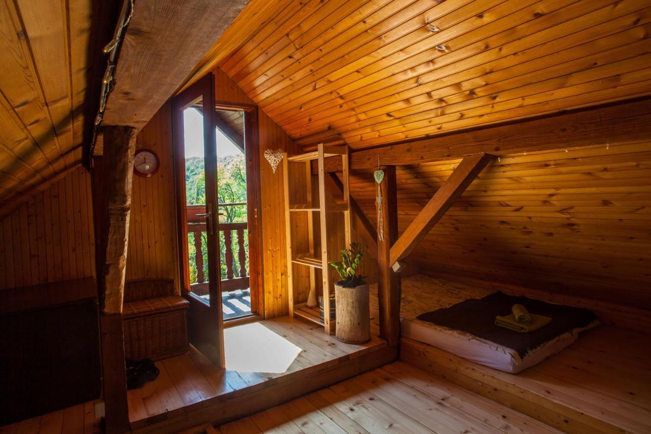 Na Okic - A Private Forest Oasis Sveti Martin pod Okicem Exterior photo